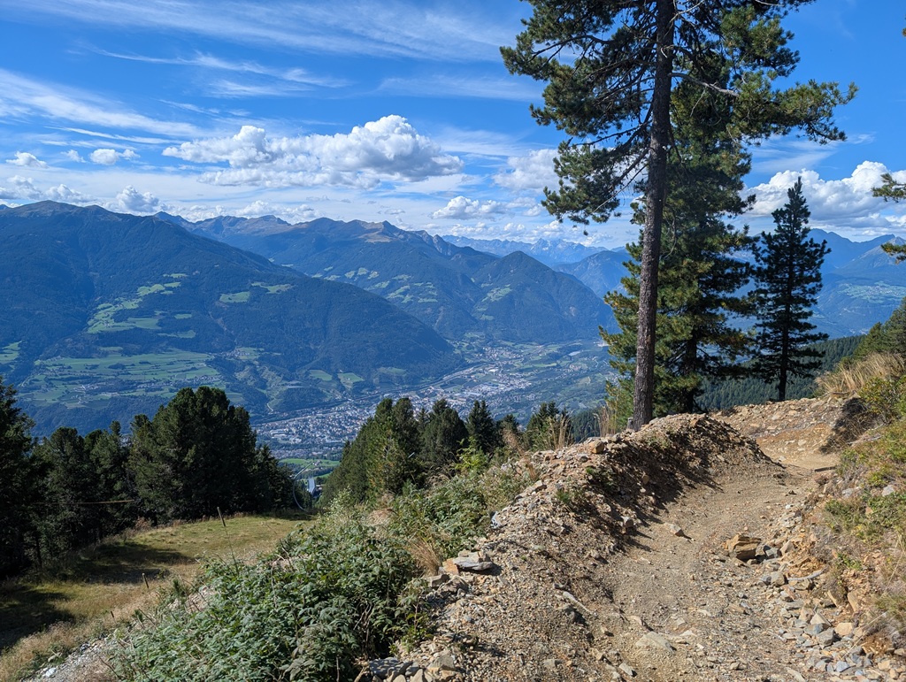 Sky-Line Trail Plose mit Blick auf Brixen